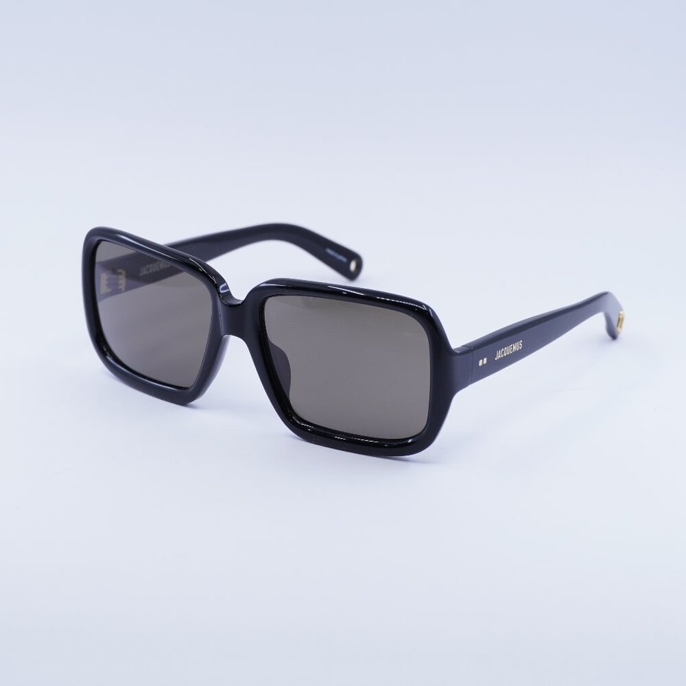 Jacquemus JAC/86 C1 Sunglasses Shiny Black Square Frame, Grey Lenses